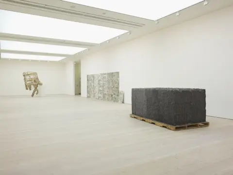 Saatchi Gallery